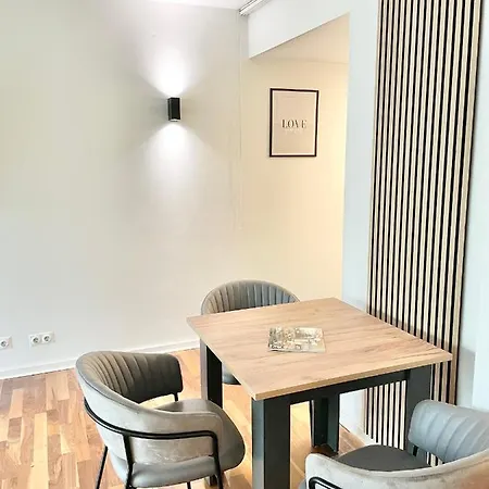 شقة 2 Etagen-loft Mit Swimmingpool In Traumlage فيسبادن